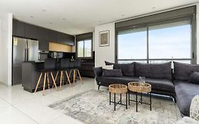 Luxury 3 Bedrooms Apartment In Baka